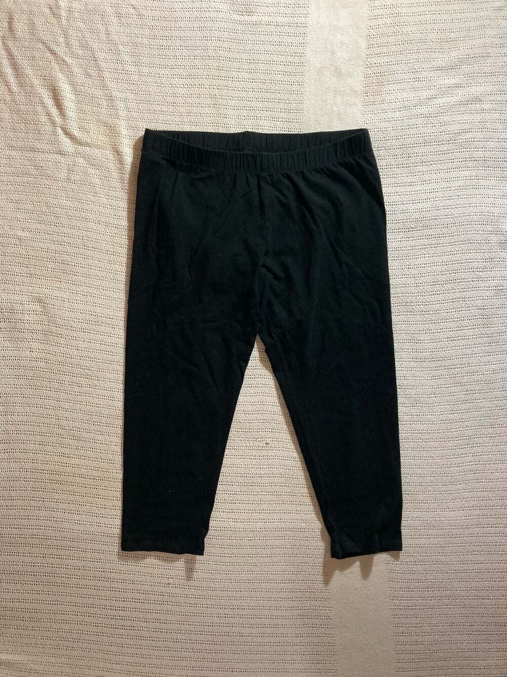 No Boundaries High Rise Black Capri Leggings